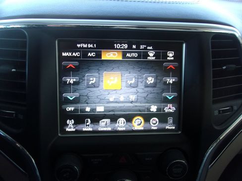 Used 2017 Jeep Grand Cherokee Overland image 16