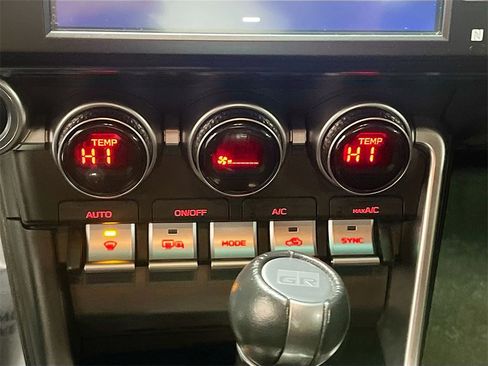 Used 2023 Toyota GR86 Premium w/ ALL Weather Mat Package (TMS) image 15