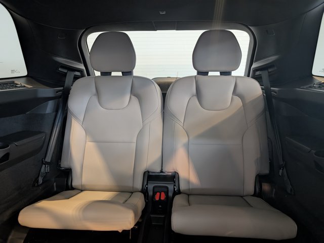 Used 2026 Volvo XC90 B6 Plus w/ Protection Package Premier AWD/4WD image 29