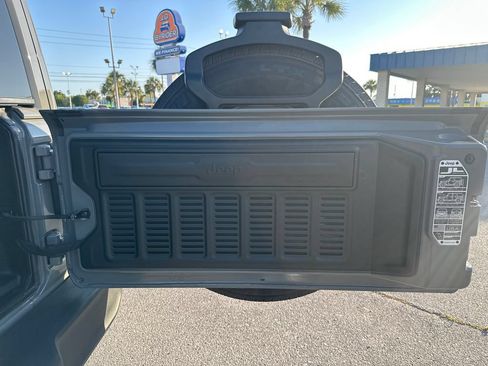 Used 2022 Jeep Wrangler Unlimited Sport w/ Sun And Sound Package AWD/4WD image 14