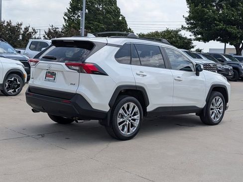 Used 2022 Toyota RAV4 XLE Premium FWD image 6