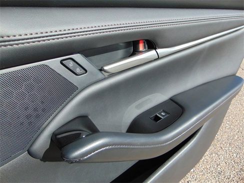 Used 2025 MAZDA MAZDA3 s image 26