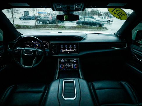 Used 2021 GMC Yukon XL Denali image 30