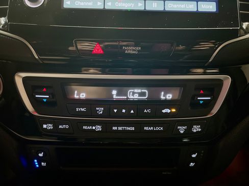 Used 2024 Honda Passport Black Edition image 12