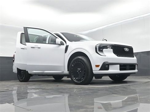 Used 2025 Ford Maverick Lobo image 78