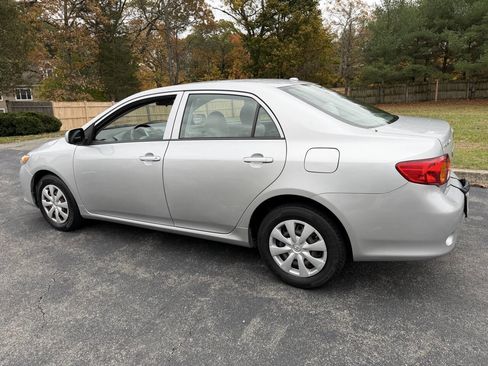 Used 2010 Toyota Corolla LE image 5