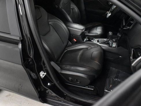 Used 2021 Jeep Cherokee Latitude Lux 80th Anniv w/ Quick Order Package 26U 80TH image 15