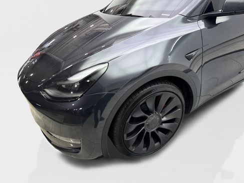 Used 2024 Tesla Model Y Performance AWD/4WD image 18