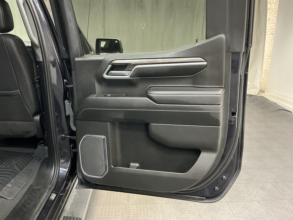 Used 2022 Chevrolet Silverado 1500 LTZ RWD image 34