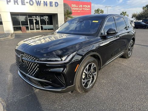 Certified 2024 Lincoln Nautilus Premier image 2