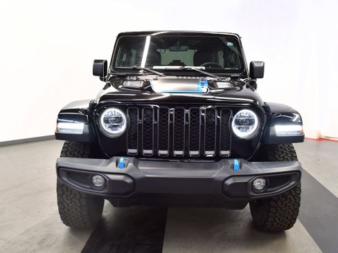 Used 2023 Jeep Wrangler Unlimited Rubicon 4xe w/ Cold Weather Group AWD/4WD image 3