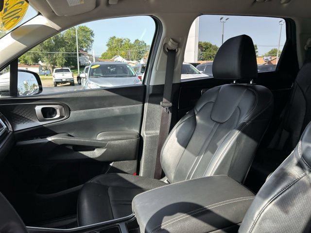 Used 2025 Kia Sorento EX AWD/4WD image 36