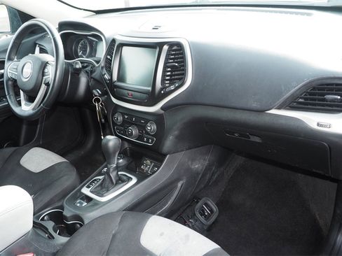 Used 2014 Jeep Cherokee Latitude w/ Cold Weather Group image 19