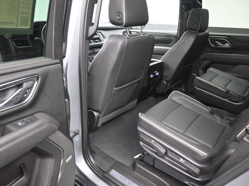 Used 2023 GMC Yukon SLT image 17