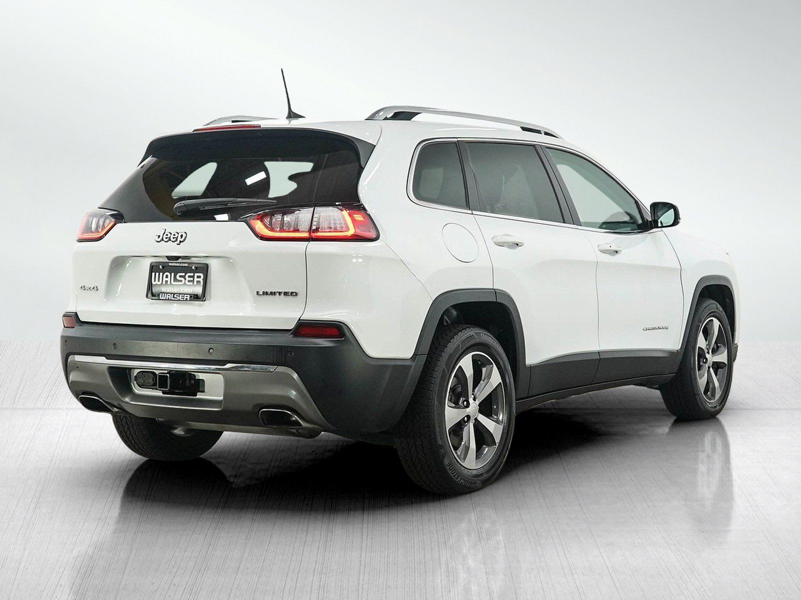 Used 2019 Jeep Cherokee Limited w/ Trailer Tow Group AWD/4WD image 5
