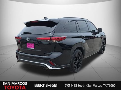 Used 2023 Toyota Highlander XSE FWD image 5