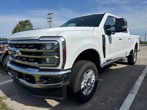 New 2026 Ford F250 XLT w/ XLT Premium Package AWD/4WD image 1