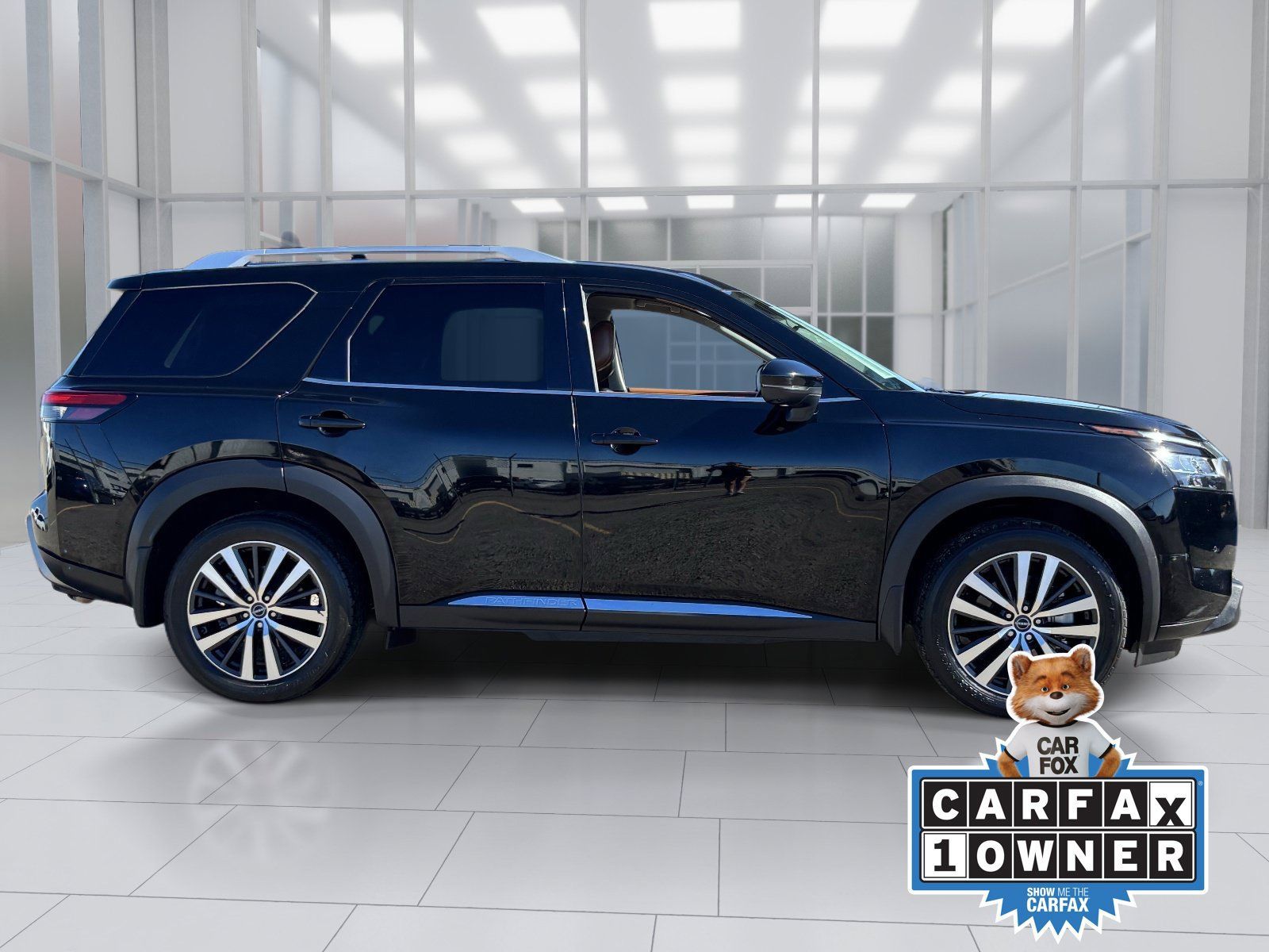 Used 2022 Nissan Pathfinder Platinum w/ Cargo Package FWD image 7