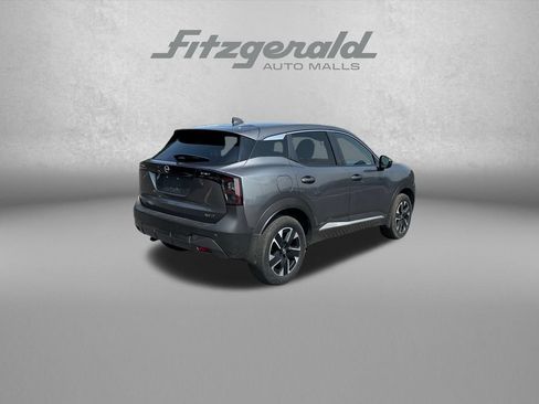 Used 2025 Nissan Kicks SV AWD/4WD image 8