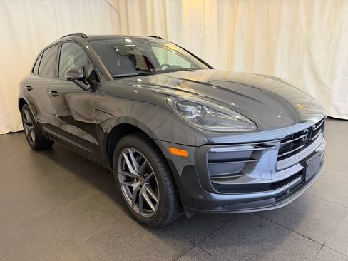Certified 2026 Porsche Macan AWD/4WD image 7