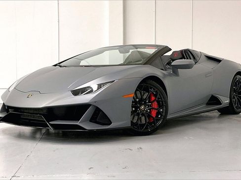Used 2022 Lamborghini Huracan EVO image 3