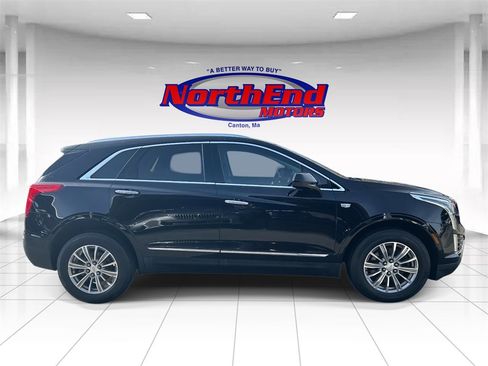 Used 2017 Cadillac XT5 Luxury image 2