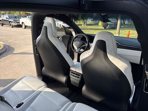 Used 2018 Tesla Model X 100D image 14