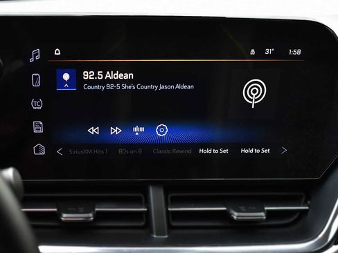 Used 2025 Chevrolet Trax ACTIV w/ Sunroof Package image 18