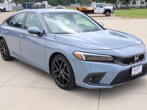 Used 2023 Honda Civic Sport Touring image 3