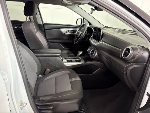 Used 2025 Chevrolet Blazer LT FWD image 13