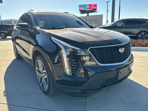 Used 2022 Cadillac XT4 Sport image 3