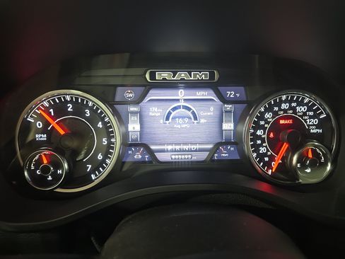Used 2019 RAM 1500 Big Horn AWD/4WD image 16