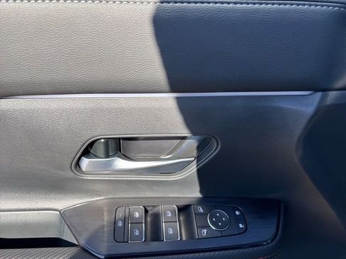 New 2026 Nissan Kicks SR image 11