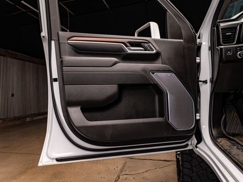 Used 2025 GMC Sierra 3500 Denali w/ Denali Reserve Package image 32