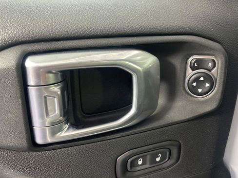 Used 2023 Jeep Wrangler Sahara w/ Cold Weather Group image 14