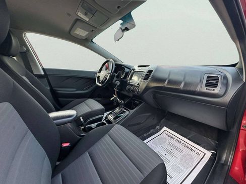 Used 2017 Kia Forte S FWD image 19