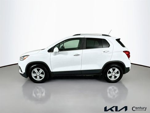 Used 2020 Chevrolet Trax LT w/ Driver Confidence Package image 8