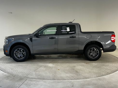 Used 2025 Ford Maverick XLT w/ Equipment Group 302A image 2