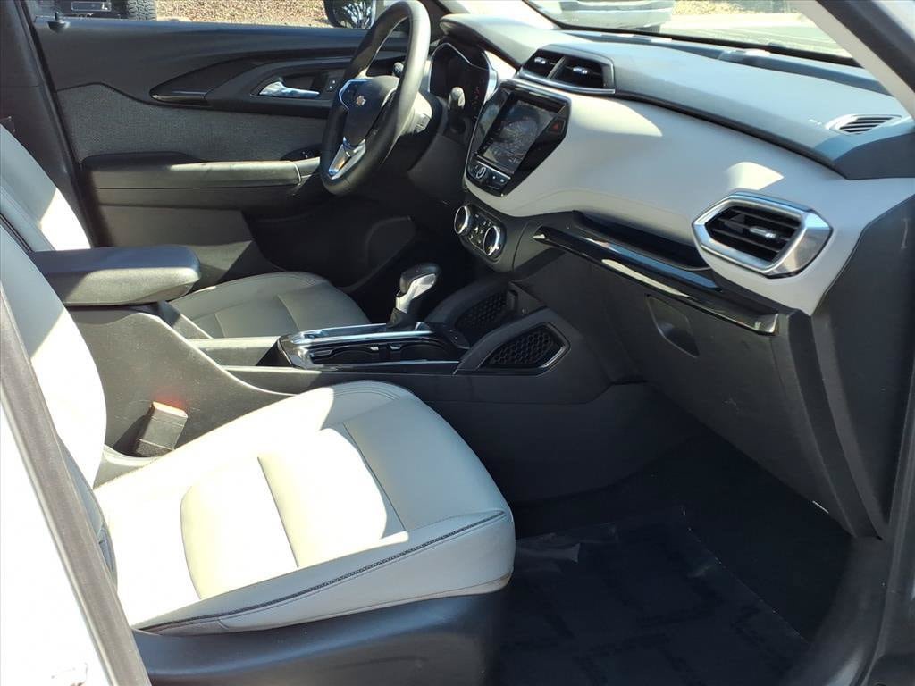 Used 2021 Chevrolet TrailBlazer LT w/ Premium Seating Package FWD image 22