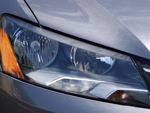 Used 2013 Volkswagen Passat TDI SEL Premium FWD image 29