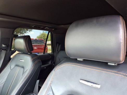 Used 2023 Ford Expedition Platinum AWD/4WD image 18