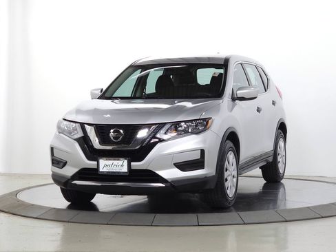 Used 2018 Nissan Rogue S AWD/4WD image 3