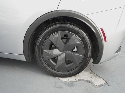 Certified 2025 Toyota Prius LE image 31