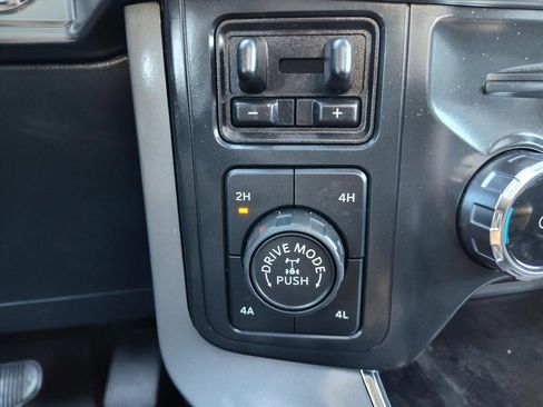 Used 2022 Ford F150 Lariat image 22