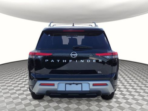 New 2025 Nissan Pathfinder SL image 3