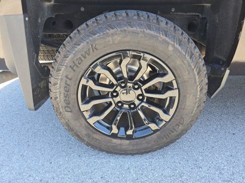 Used 2018 Chevrolet Silverado 1500 LT w/ All Star Edition AWD/4WD image 12