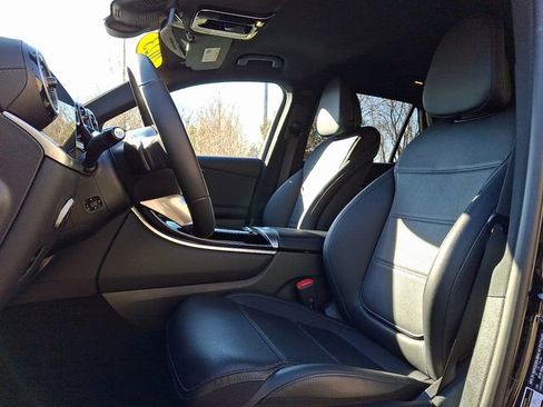 Used 2023 Mercedes-Benz GLC 300 4MATIC image 13