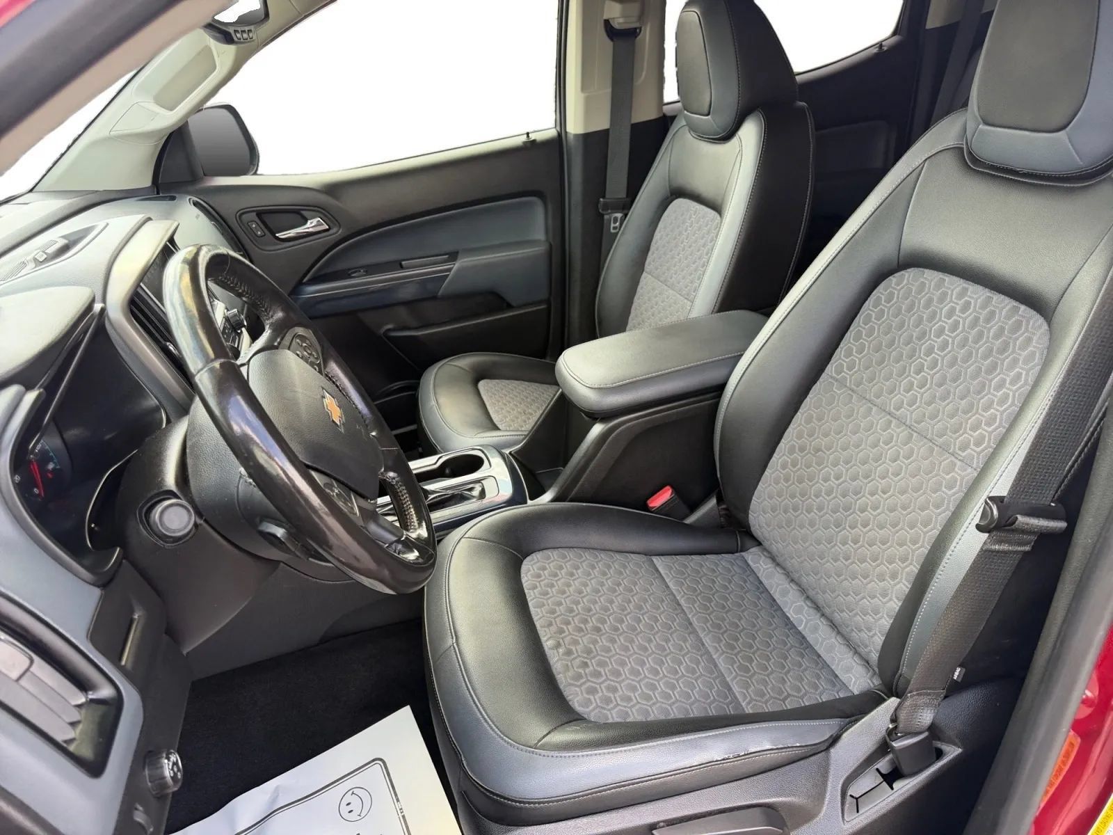 Used 2017 Chevrolet Colorado Z71 RWD image 12