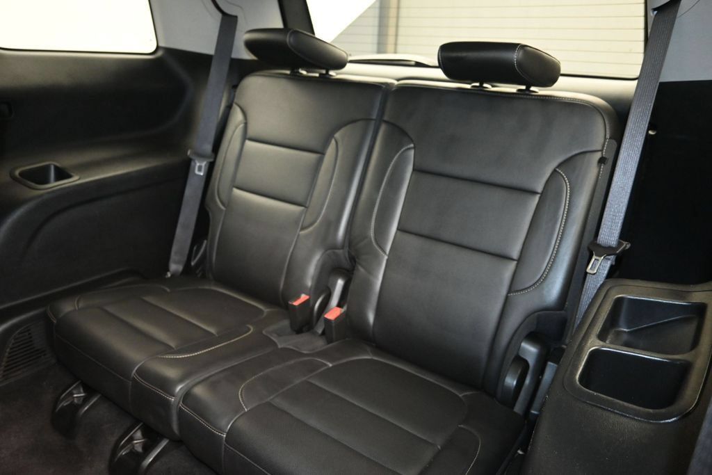 Certified 2023 GMC Acadia SLT FWD image 25