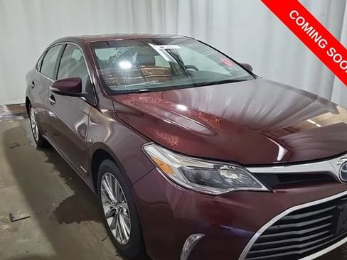 Used 2016 Toyota Avalon Limited w/ Toyota Safety Sense Package FWD image 2